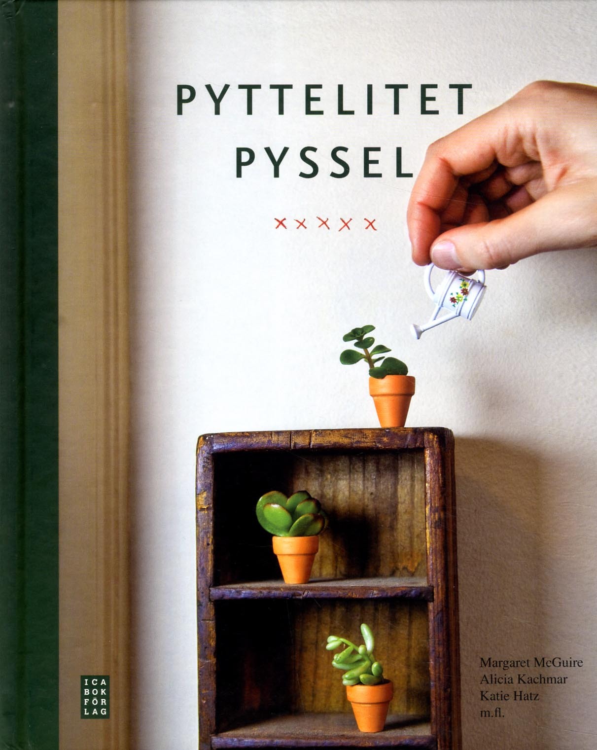 Omslag: Pyttelitet pyssel