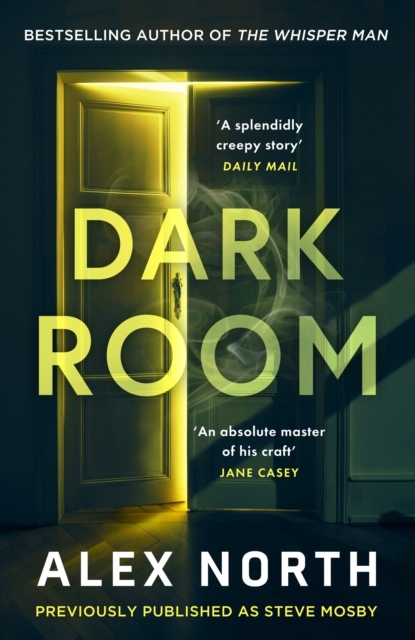 Omslag: Dark Room